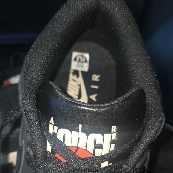 Nike Men's Black and Cream Sneakers - Picture 2 of 10